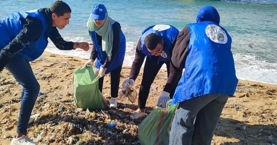 رفع 211 ألف كجم مخلفات صلبة وحملة لتنظيف شواطئ الإسكندرية.. اعرف التفاصيل