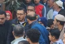 مصطفى شعبان فى جنازة شقيقه الأصغر بمسقط رأسه فى المنوفية.. صور