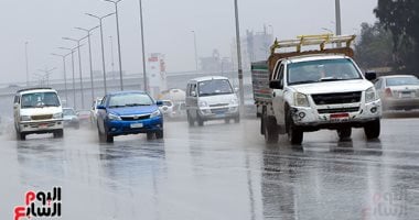 اعرف طرق الوقاية من الحوادث أثناء سقوط الأمطار بالمحاور