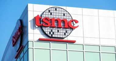 هل يمكن لـ ترامب إجبار TSMC على الاستحواذ على حصة فى Intel Foundry Services؟