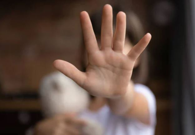 بعد الصغير ياسين.. خفير يعتدي على براءة صغيرة في شبين القناطر