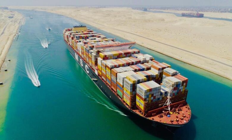 قناة السويس تستقبل الرحلة العاشرة لسفن الحاويات بعد تطبيق الحوافز والتخفيضات الجديدة