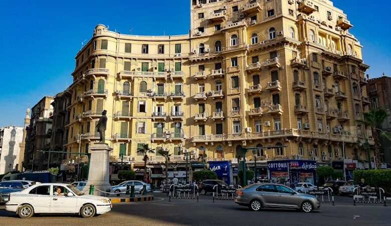 وزير الإسكان يتابع تطبيق قانون الإيجار القديم ويعلن بدء تلقي طلبات الوحدات السكنية البديلة في أكتوبر
