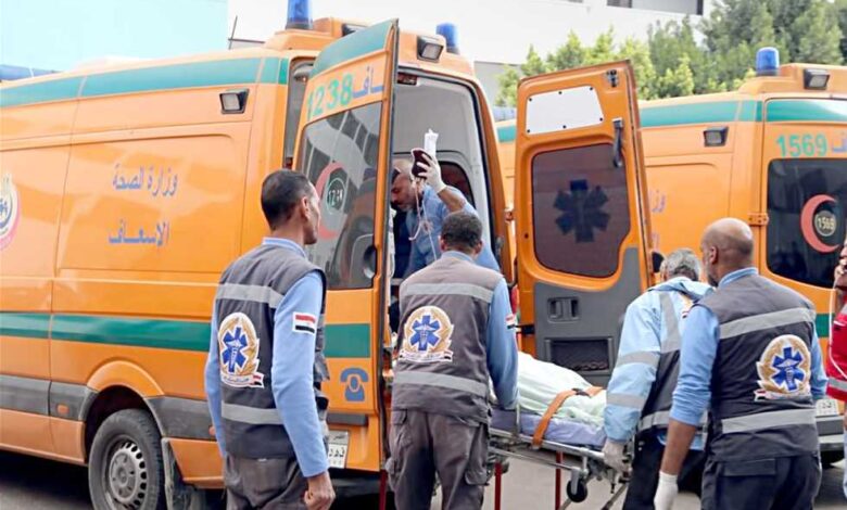 مصرع 5 أشخاص وإصابة 11 آخرين في حادث انقلاب ميكروباص بالمنيا