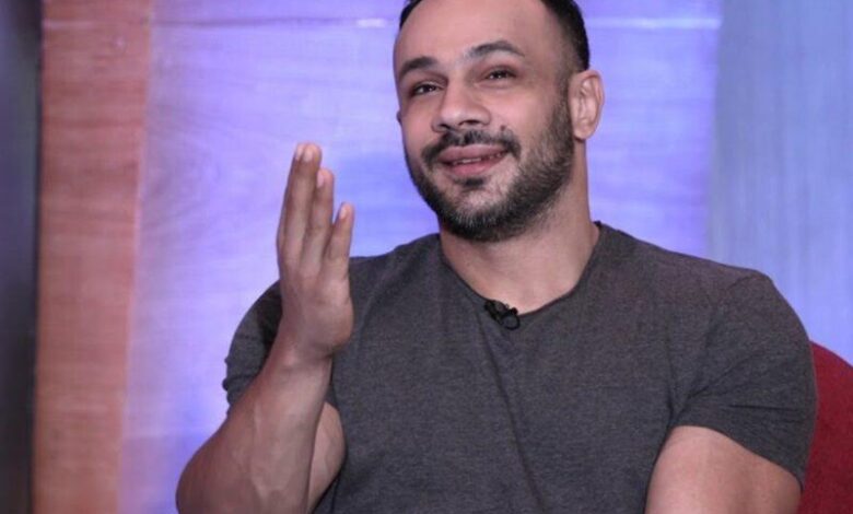 محمد عطية: لو كنت ست هنزل صوري بالمايوه.. هو حد ليه عندي حاجة؟