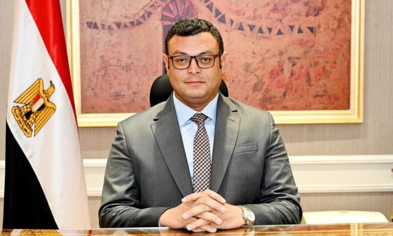 وزير الإسكان يعلن الانتهاء من ربط الحي الرابع بمحطة كهرباء بدر 3 لتقوية الشبكة واستقرار التيار الكهربائي