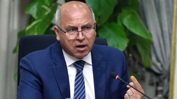 وزير النقل يوافق على صرف حافز 1000 جنيه للعاملين بالسكة الحديد والمترو بمناسبة المولد النبوي الشريف