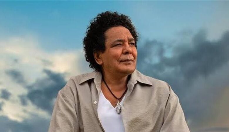 محمد منير يرد على شائعات تدهور صحته: في ألمانيا لتسجيل “بين البينين”