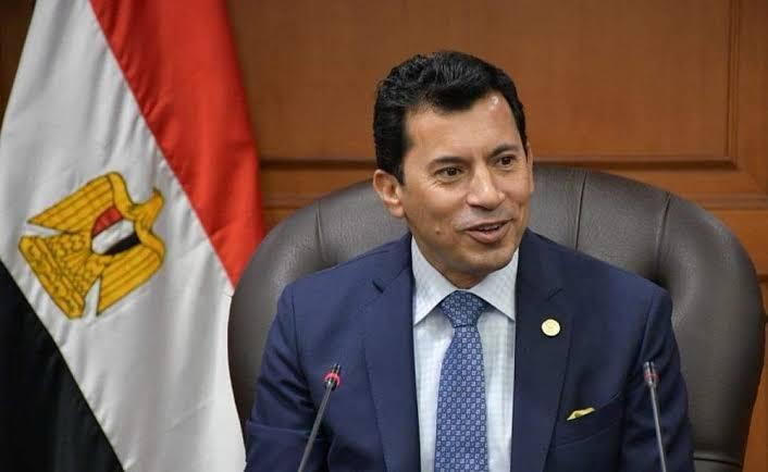 وزير الرياضة يلتقي مسؤولين دوليين لبحث سبل تطوير الاسكواش.. ويشهد نهائي كأس العالم للناشئين