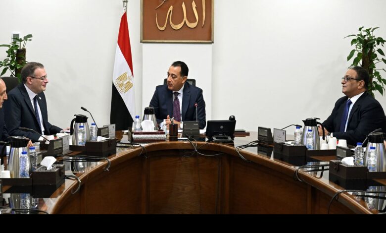 رئيس الوزراء يبحث مع رئيس “المركزي للتنظيم والإدارة” جهود الجهاز في تطوير العمل الإداري وتنفيذ خطط الإصلاح المؤسسي