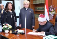 مفتي الجمهورية يلتقي شيخ الإسلام في تايلاند ويجتمع بأعضاء هيئة كبار العلماء على هامش زيارته للبلاد