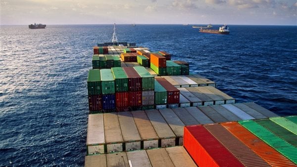 مصر تبحث إنشاء خط ملاحي لوجستي مع اليونان لتعزيز التعاون البحري في المتوسط