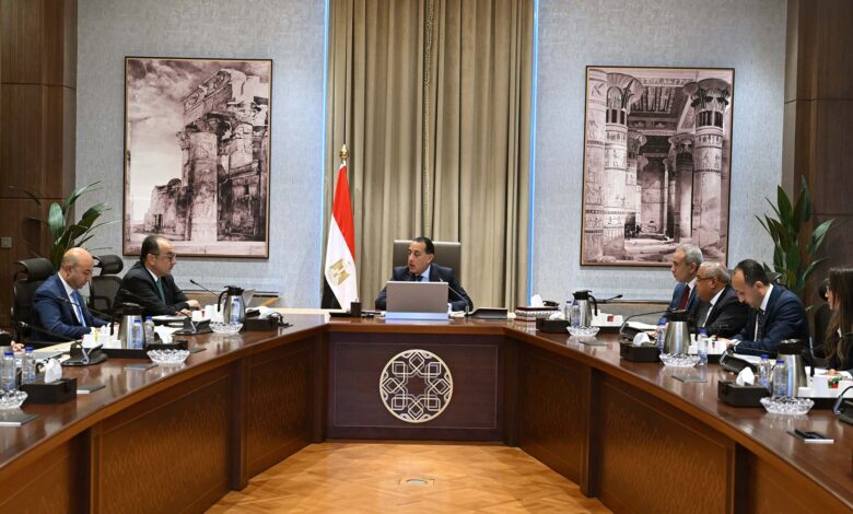 عودة للريادة التاريخية.. اجتماع مهم وتوجيهات رئاسية بشأن الغزل والنسيج