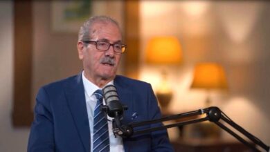 “لا تنكروا الفضل”.. رسالة نارية من والد أحمد الشرع للمسيئين لمصر