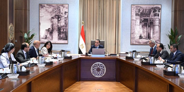 في اجتماع مهم.. الحكومة تفجر 6 مفاجآت بشأن المحافظات الحدودية