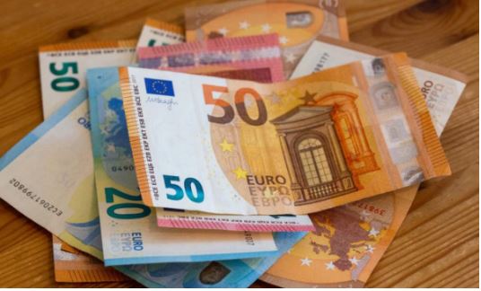 سعر اليورو في البنوك الحكومية والخاصة اليوم أمام الجنيه المصري