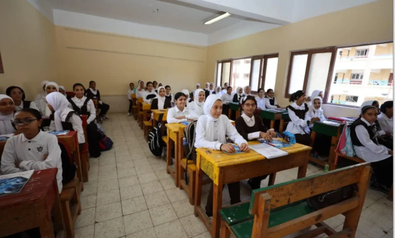 “التعليم” تحسم الجدل.. قرار عاجل بشأن المصروفات الدراسية