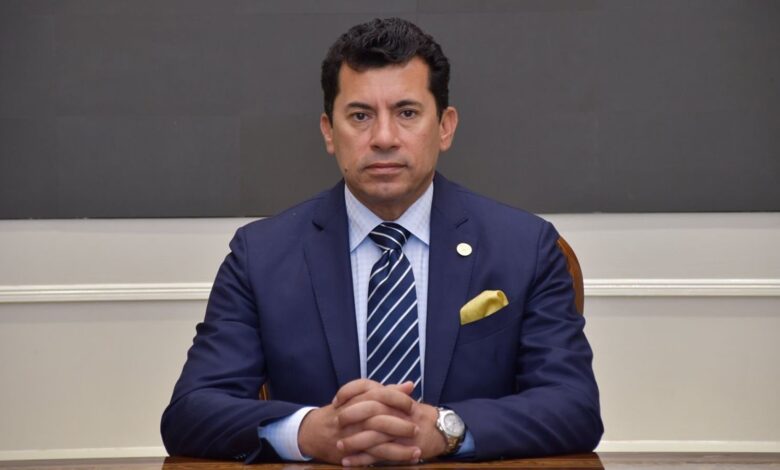 الأهلي يتوج ببطولة إفريقيا للأندية أبطال الدوري لكرة اليد للمرة الثالثة على التوالي والثامنة في تاريخه الأهلي يتوج ببطولة إفريقيا للأندية أبطال الدوري لكرة اليد للمرة الثالثة على التوالي والثامنة في تاريخه