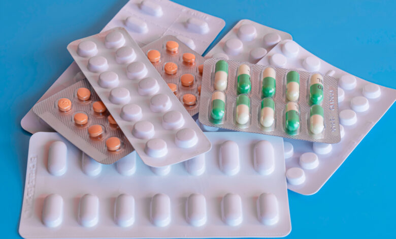 دراسة بريطانية تحذر: مضادات الاكتئاب قد تزيد خطر أمراض القلب وارتفاع الوزن