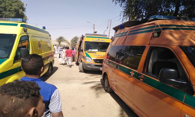 إصابة 7 أشخاص في انقلاب ميكروباص على طريق أسيوط الصحراوي الغربي بالفيوم