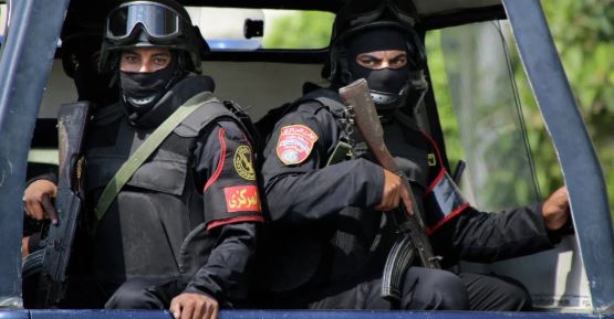 الداخلية تضبط عاطلًا بقنا بعد تهديد جيرانه وحيازته مخدرات وسلاح أبيض