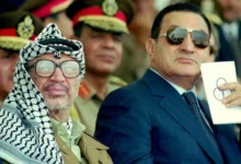 لغز وفاة ياسر عرفات والرواية المكذوبة عن مبارك.. مرافق أبو عمار يخرج عن صمته لغز وفاة ياسر عرفات والرواية المكذوبة عن مبارك.. مرافق أبو عمار يخرج عن صمته