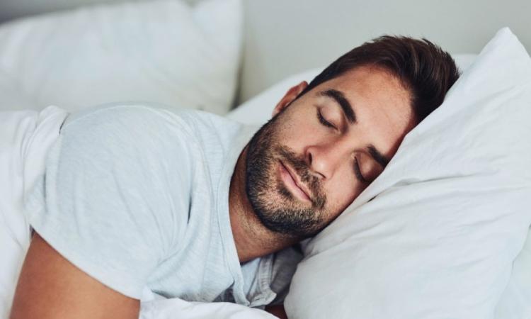اكتشاف طبي جديد.. النوم المنتظم يخفض ضغط الدم 4 درجات بدون دواء اكتشاف طبي جديد.. النوم المنتظم يخفض ضغط الدم 4 درجات بدون دواء