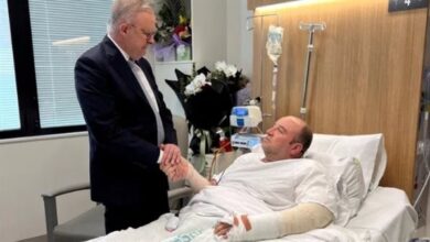 رئيس وزراء أستراليا يزور البطل أحمد الأحمد تقديرًا لشجاعته في التصدي لهجوم بونديفي