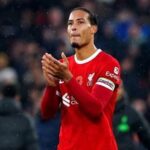 فان دايك وروبرتسون يدعمان محمد صلاح بقوة وسط أزمة ليفربول الأزمة داخل الغرف المغلقة