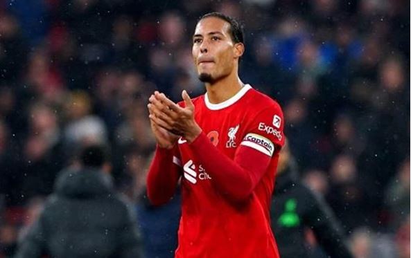 فان دايك وروبرتسون يدعمان محمد صلاح بقوة وسط أزمة ليفربول الأزمة داخل الغرف المغلقة فان دايك وروبرتسون يدعمان محمد صلاح بقوة وسط أزمة ليفربول الأزمة داخل الغرف المغلقة