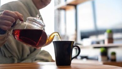 الإفراط في شرب الشاي قد يضر صحتك.. أضرار خفية يحذر منها الأطباء