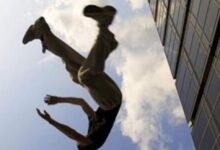 سقوط تلميذ من بلكونة مدرسة ابتدائية بأسيوط يثير حالة من القلق