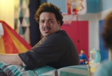 مصطفى غريب يبدأ تسجيل مسلسله الإذاعي ويشارك في “هي كيميا” خلال رمضان