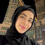 يارا السكري توثق رحلتها الروحانية أثناء أداء العمرة