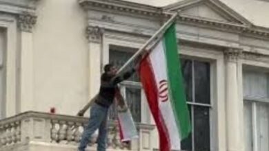 احتجاجات لندن تكشف تصعيدًا رمزيًا ضد طهران