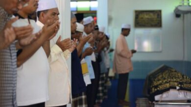 هل صلاة الجنازة في الجماعة شرط لصحتها؟.. دار الإفتاء تجيب