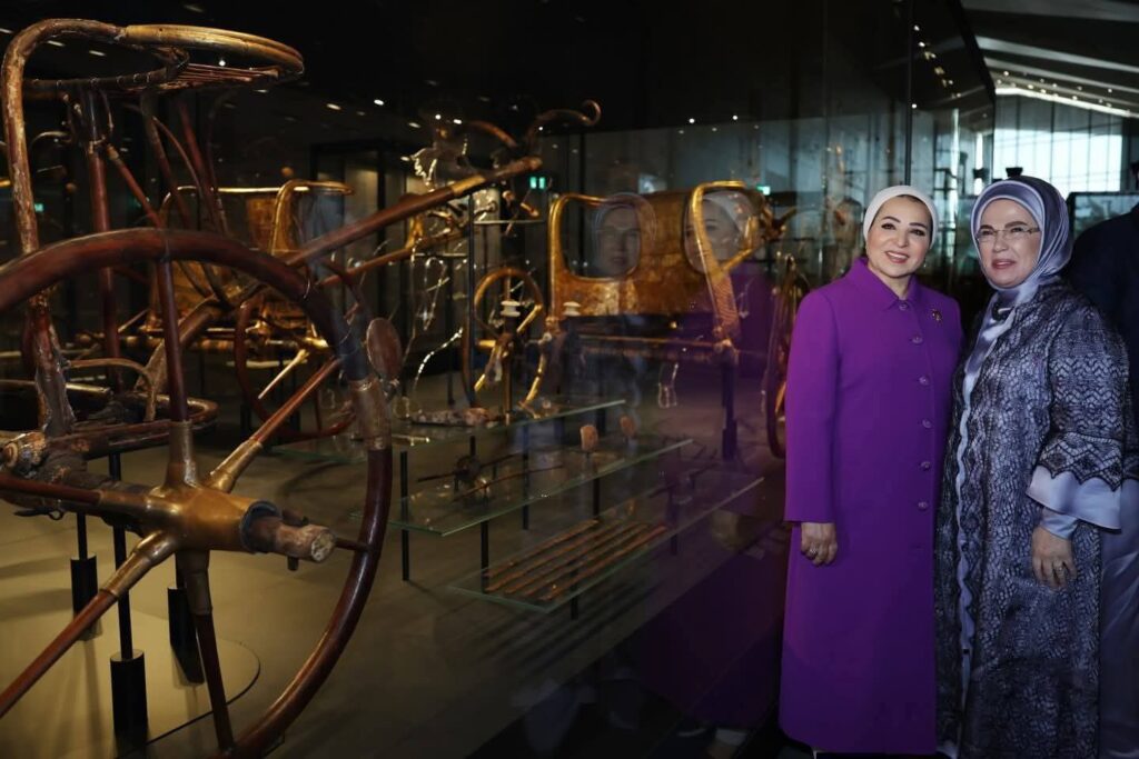 دبلوماسية ثقافية تجمع قرينتي رئيسي مصر وتركيا في القاهرة