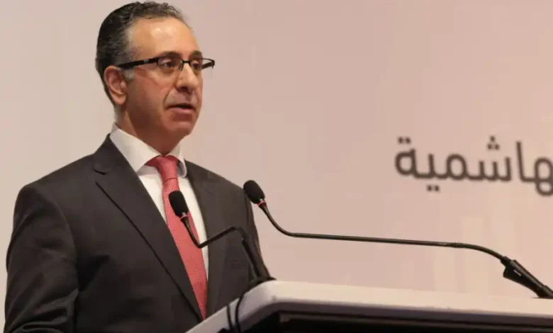 وزير الصناعة الأردني يؤكد استقرار سلاسل التوريد والمخزون الاستراتيجي للسلع الغذائية وزير الصناعة الأردني يؤكد استقرار سلاسل التوريد والمخزون الاستراتيجي للسلع الغذائية